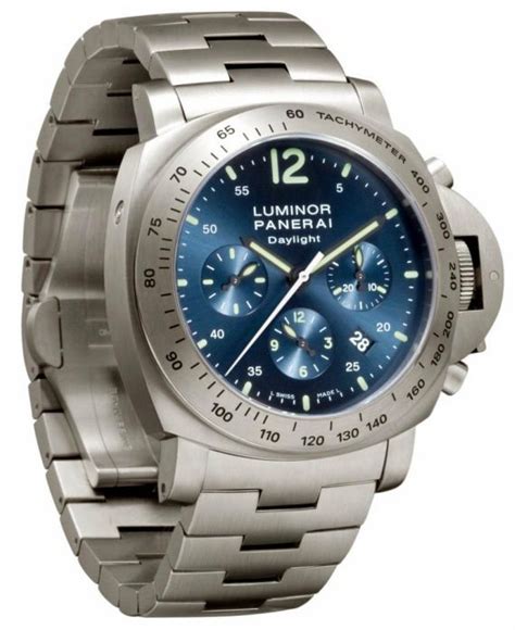 Panerai Luminor Chrono Daylight Titanium PAM 327 .